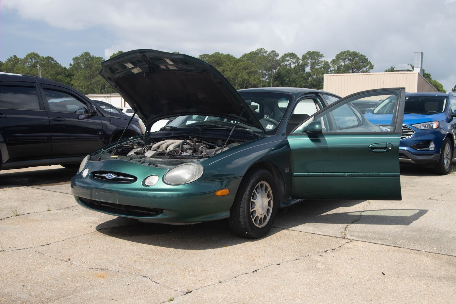 1999 Ford Taurus