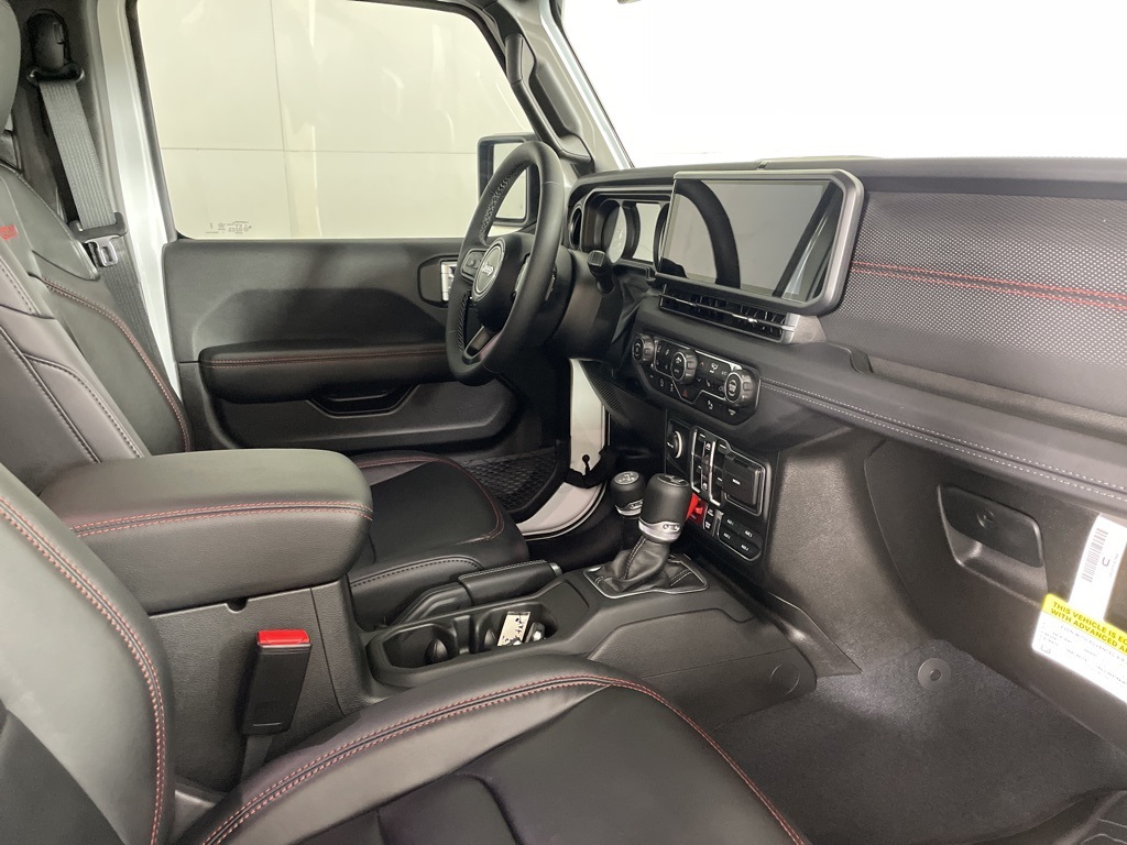 2025 Jeep Wrangler Rubicon X photo 14
