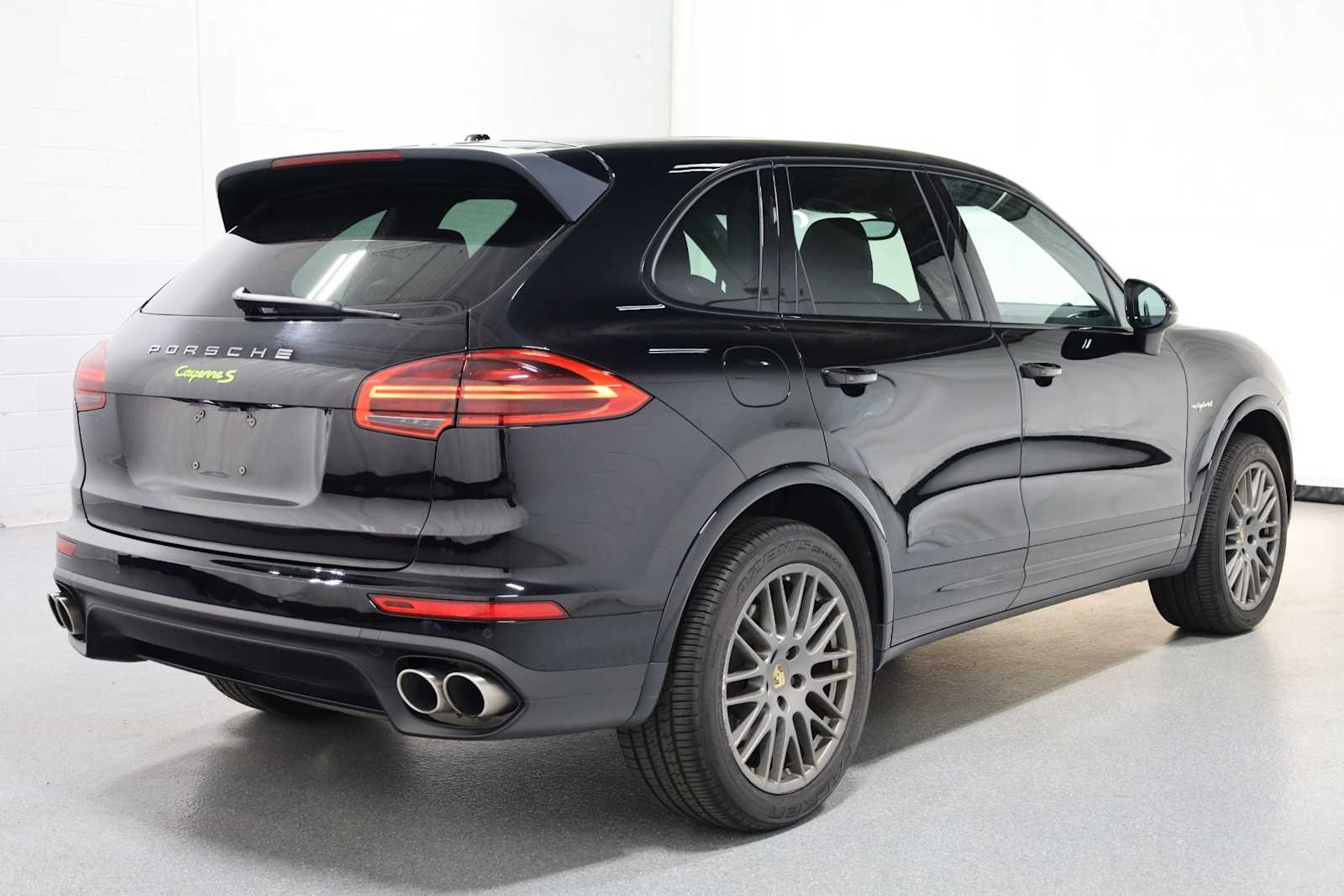 2017 Porsche Cayenne S E-Hybrid Platinum Edition photo 4