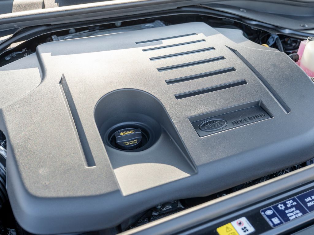 2025 Land Rover Range Rover Sport SE photo 22