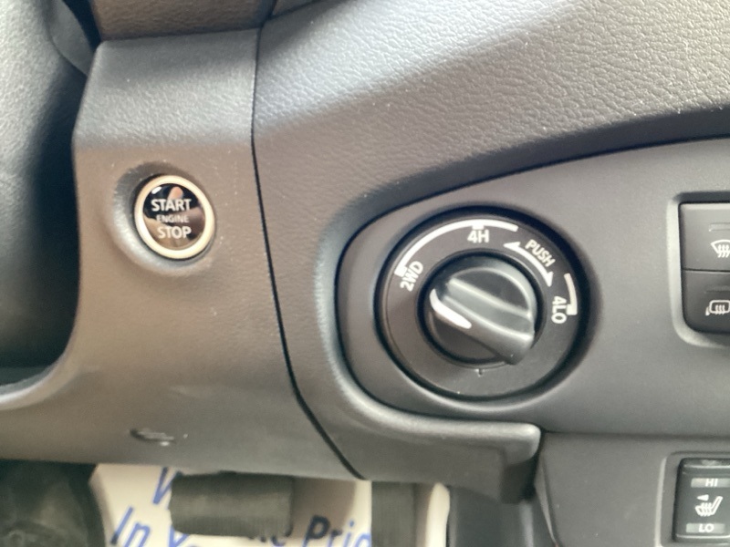 2024 Nissan Frontier PRO-4X Crew Cab photo 28