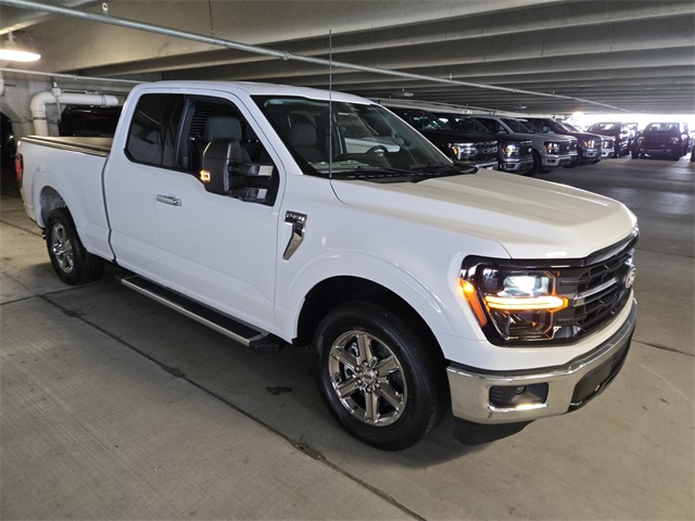 2025 Ford F-150 XLT photo 2