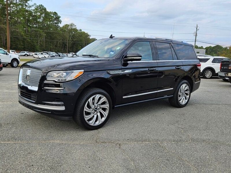 2023 Lincoln Navigator Reserve photo 3