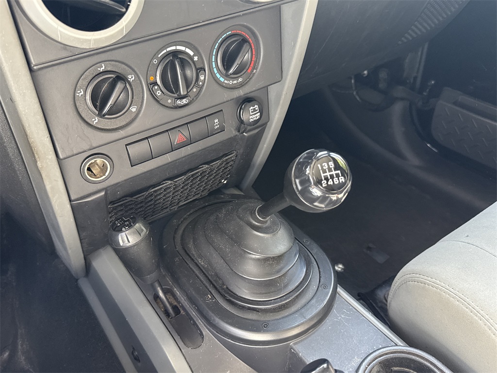 2010 Jeep Wrangler Sahara photo 10