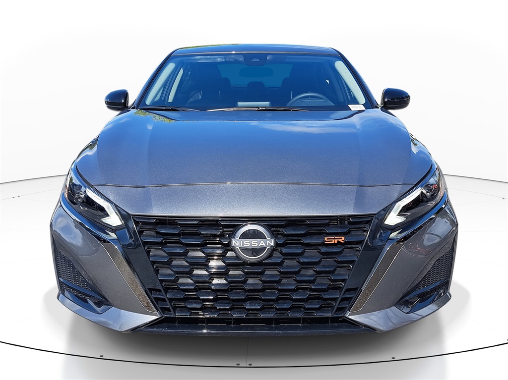 2025 Nissan Altima 2.5 SR photo 3