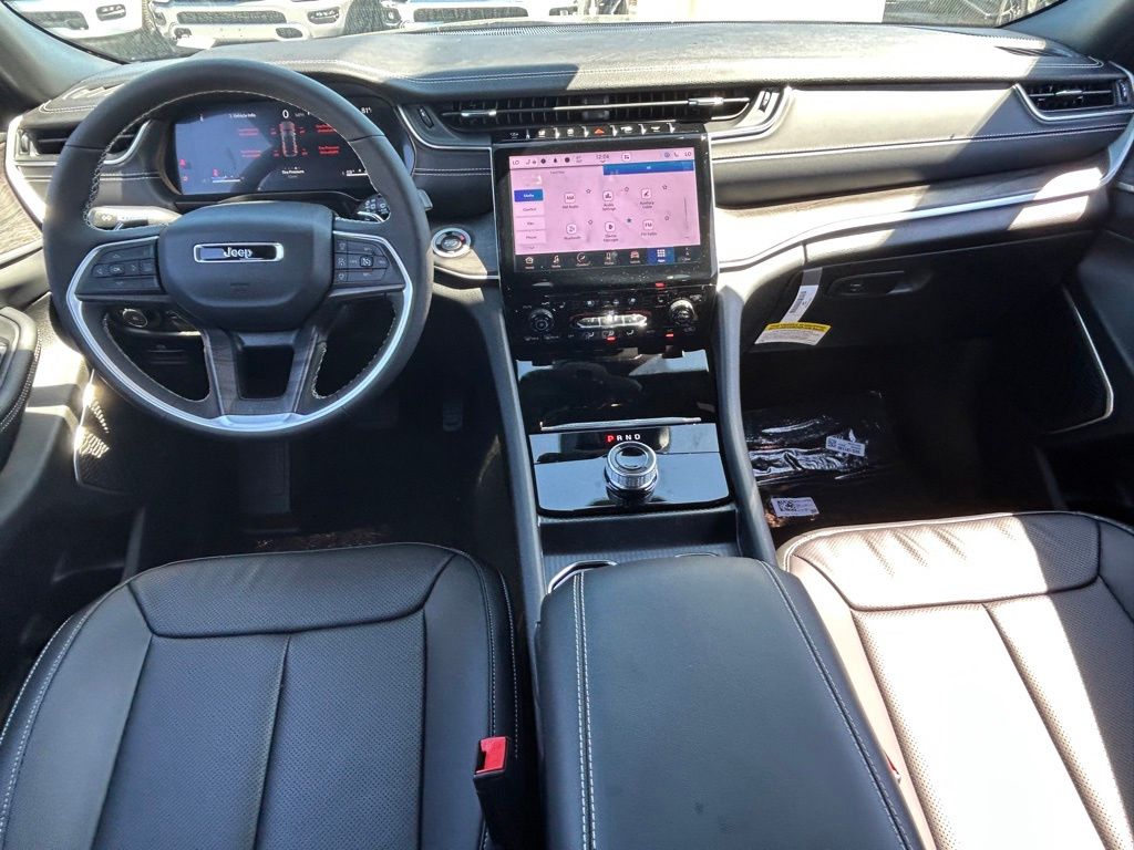 2025 Jeep Grand Cherokee Limited photo 38