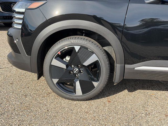 2026 Nissan Kicks SR photo 4