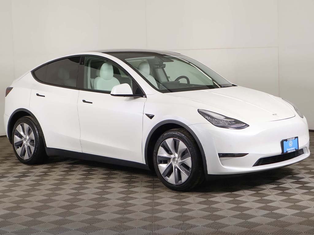 Used 2021 Tesla Model Y Long Range with VIN 5YJYGDEE3MF145132 for sale in Northfield, Minnesota