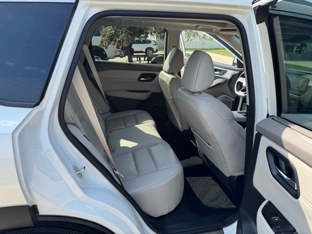 2023 Nissan Rogue SL photo 21