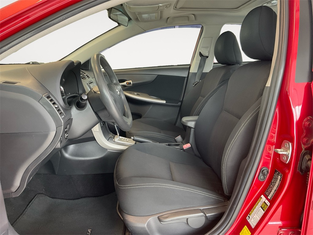 2012 Toyota Corolla S photo 9
