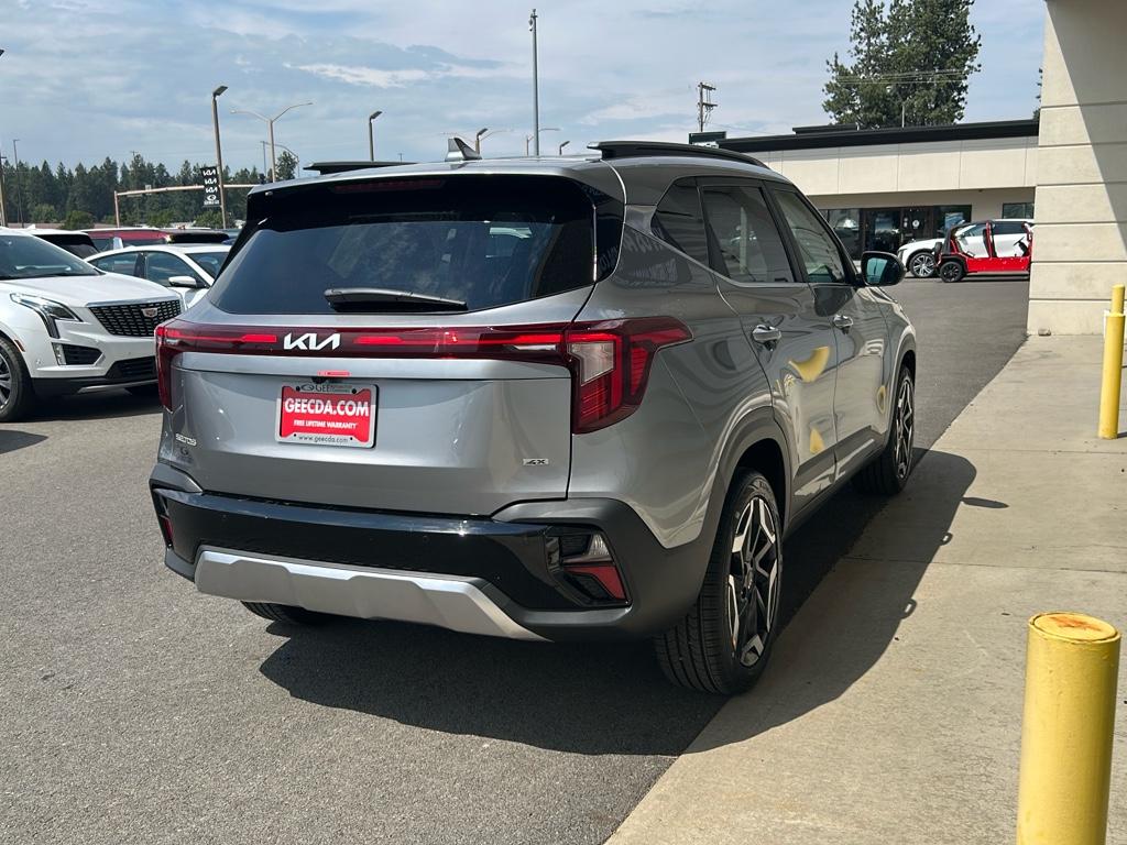 2026 Kia Seltos SX photo 2