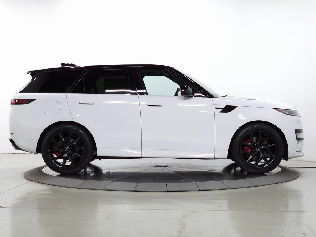 2025 Land Rover Range Rover Sport SE photo 6