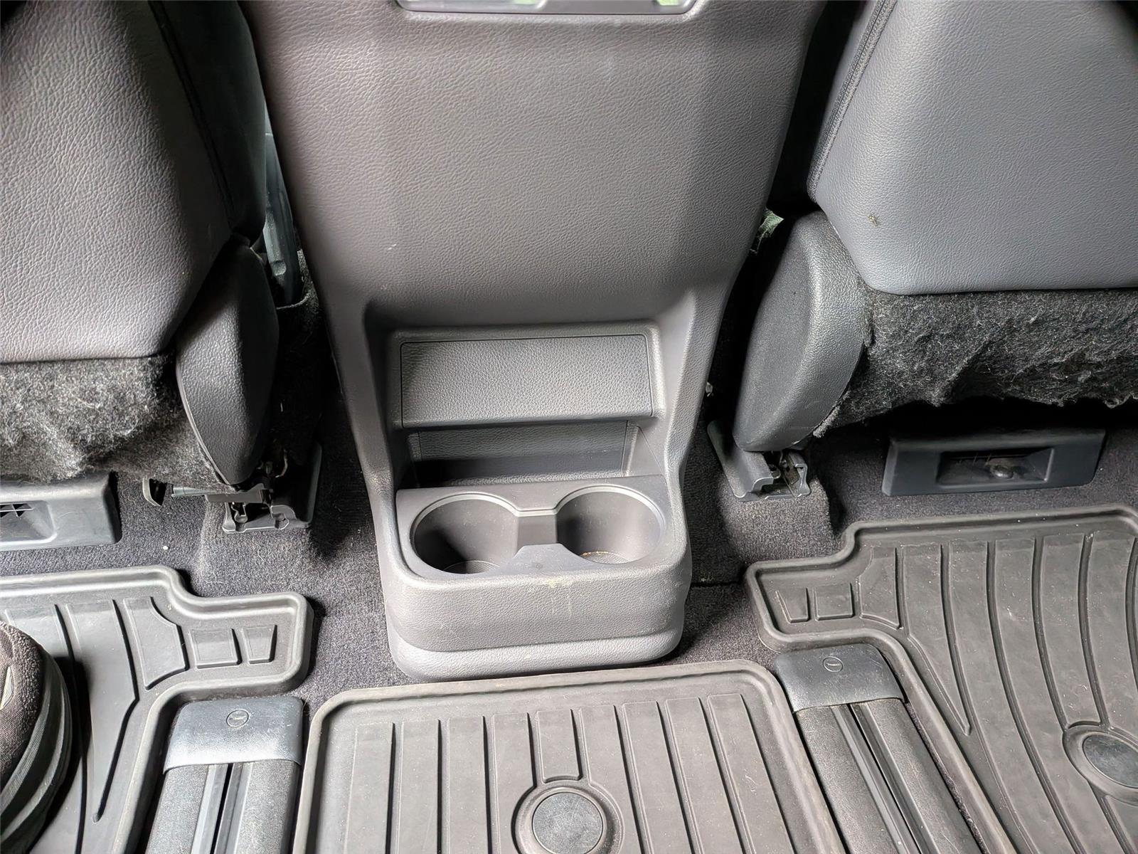 2022 Toyota Sienna XSE photo 26