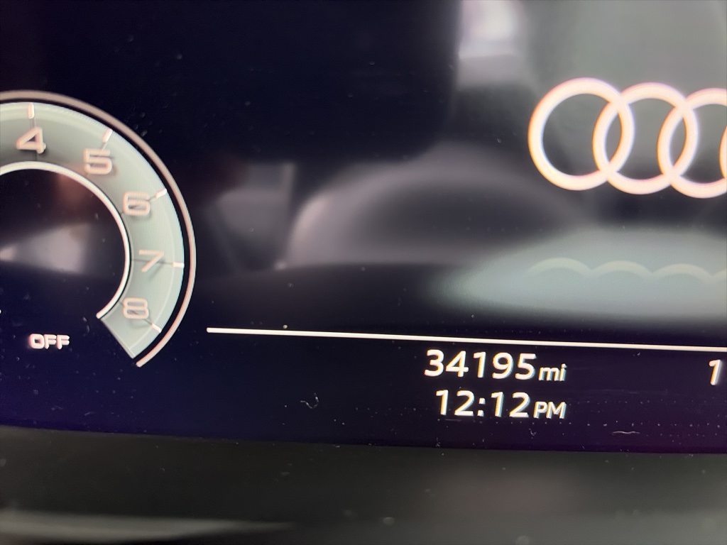 2023 Audi Q7 45 Premium Plus photo 2