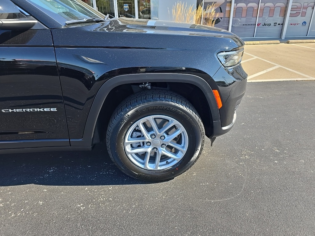 2025 Jeep Grand Cherokee Laredo X photo 10