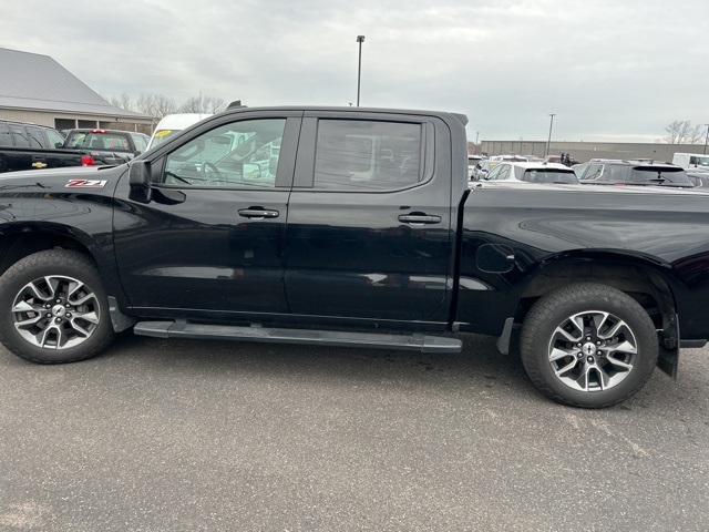 2024 Chevrolet Silverado 1500 RST photo 3