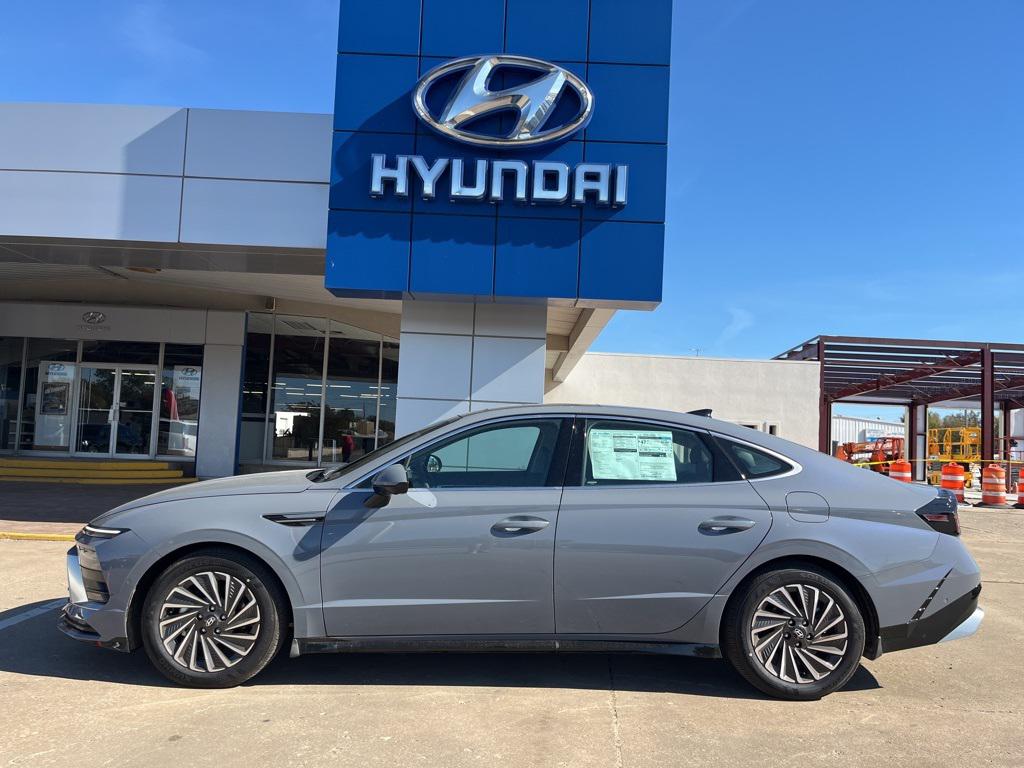 2025 Hyundai Sonata Hybrid Limited's photo