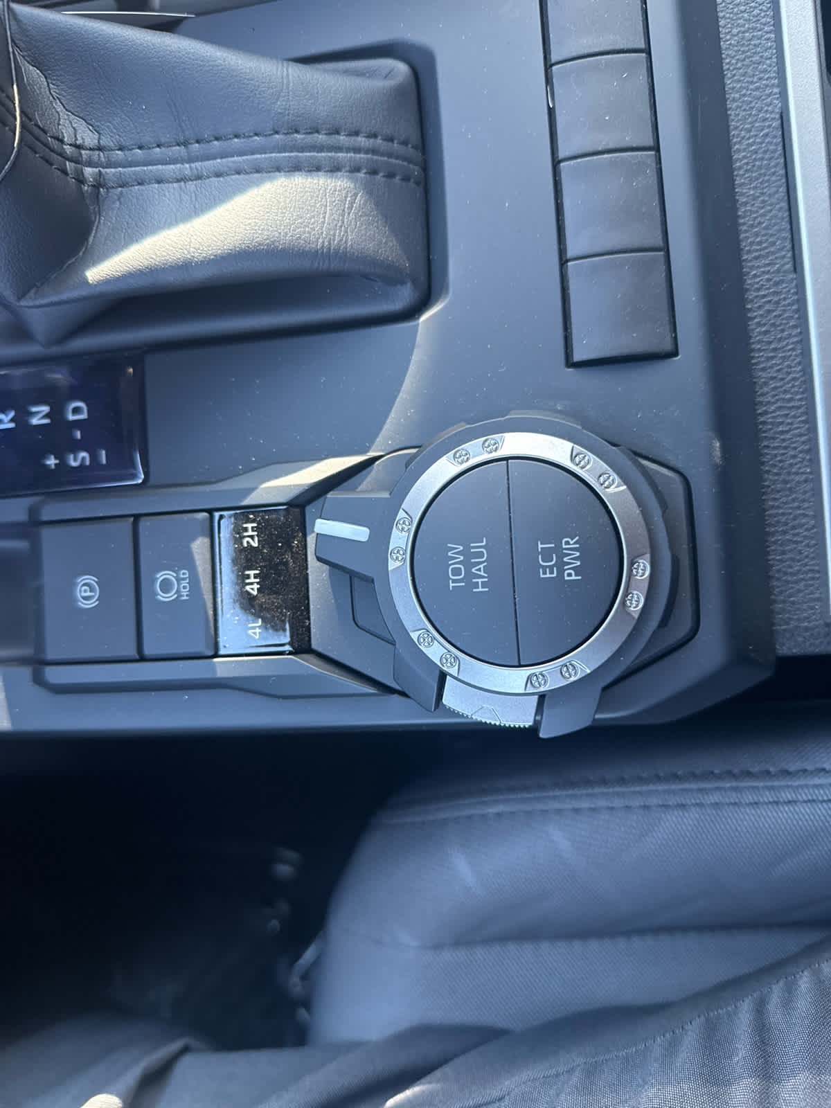 2025 Toyota Tacoma SR5 photo 16