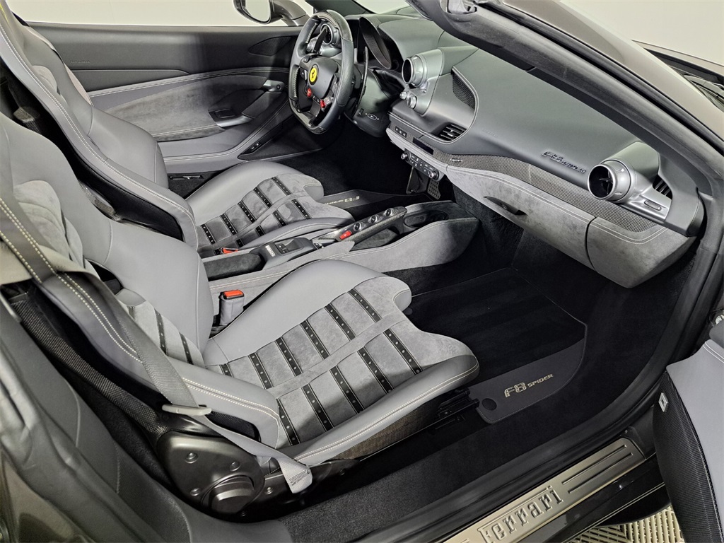 Certified Used 2022 Canna di Fucile Ferrari Base image 7