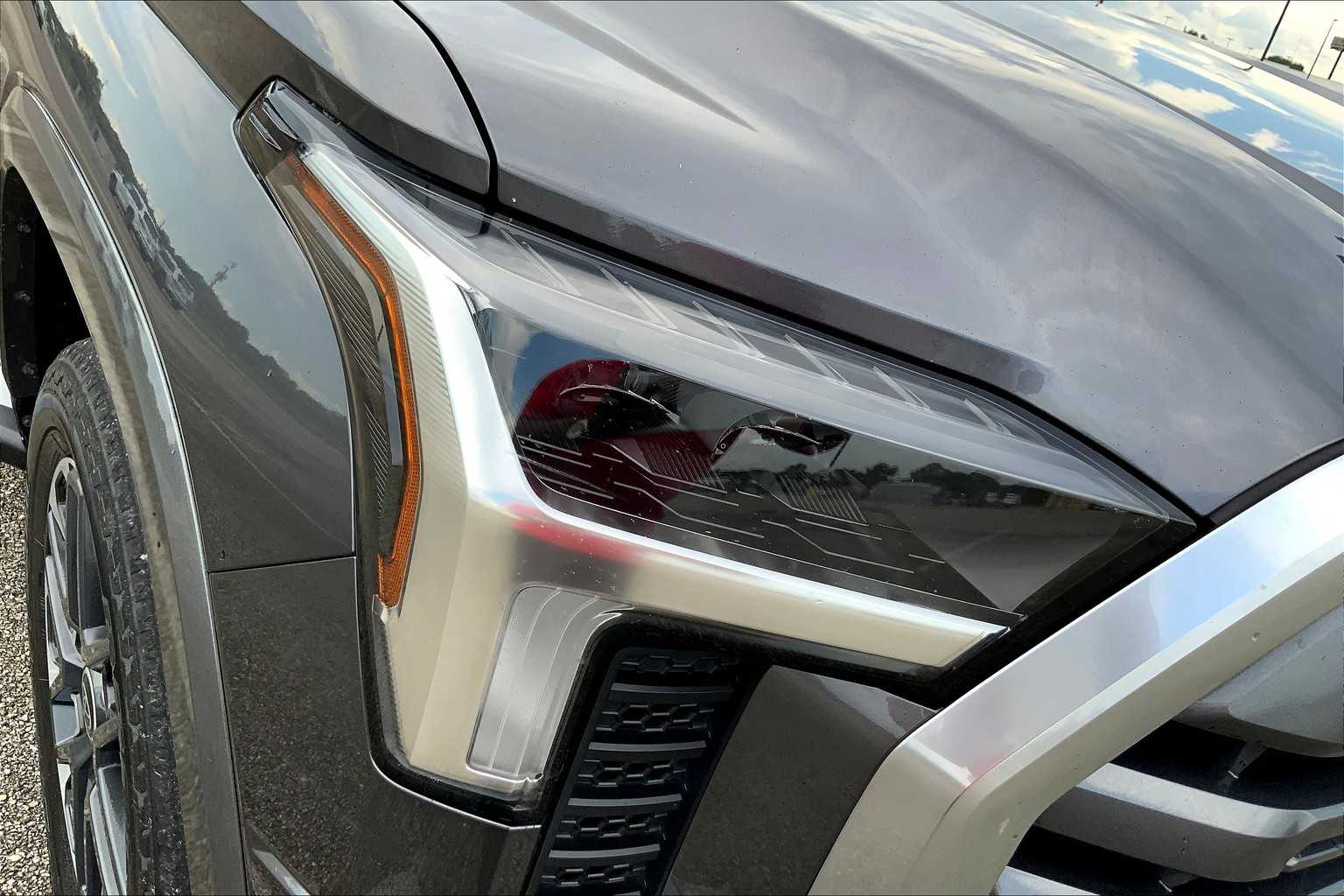 2022 Toyota Tundra Limited photo 25