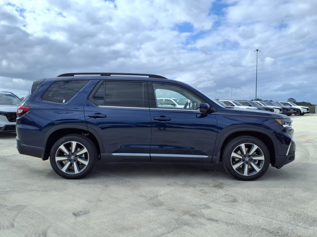 2025 Honda Pilot Touring photo 6
