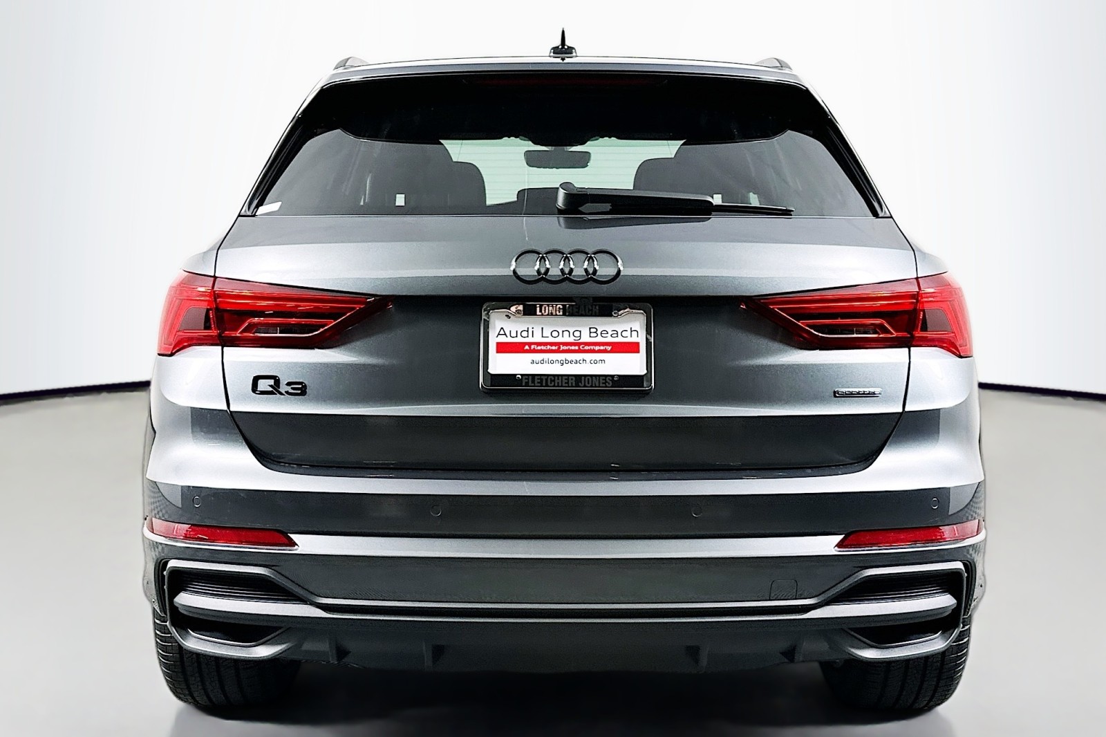 2025 Audi Q3 45 TFSI S line Premium Plus photo 3