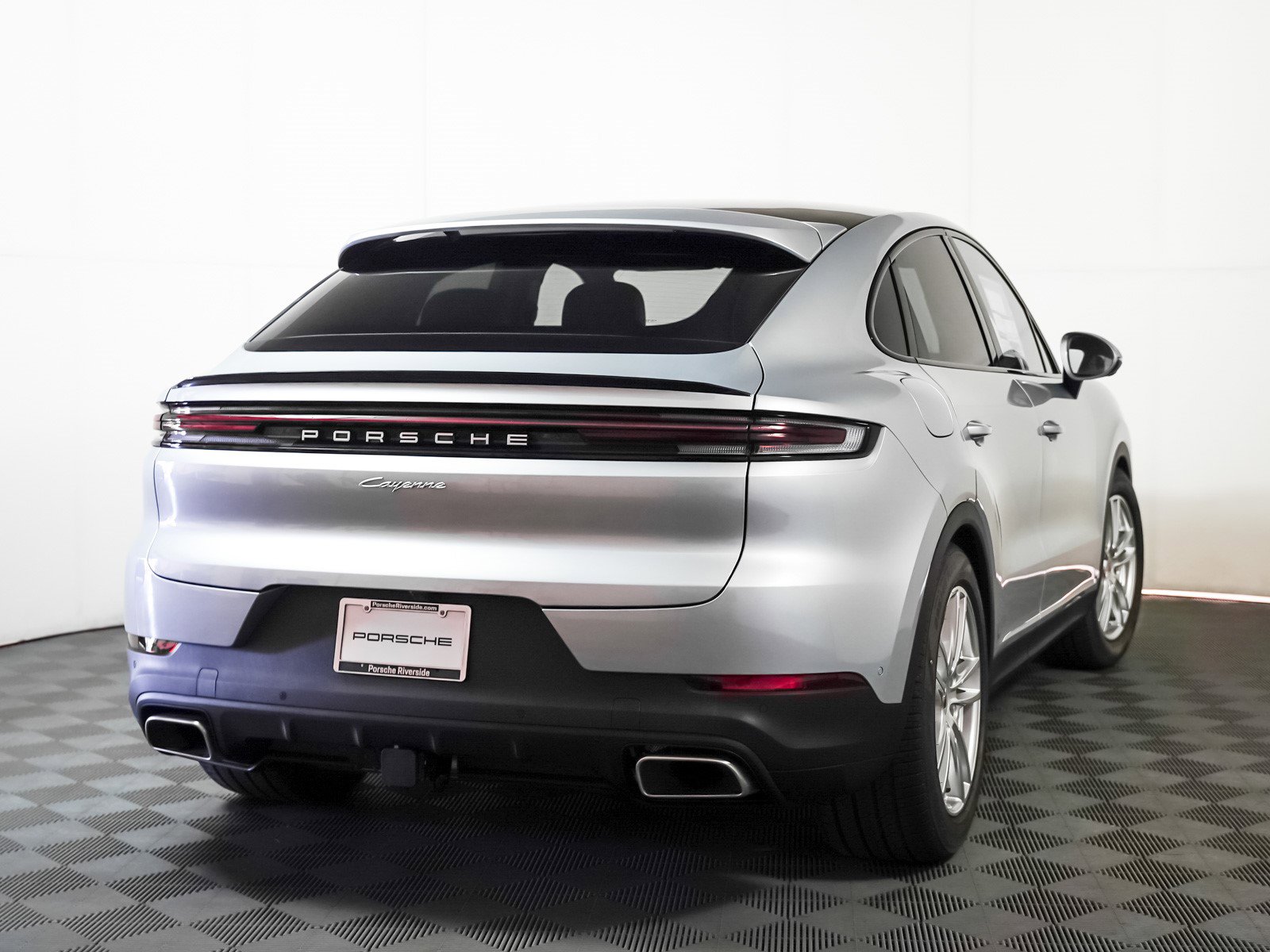 2025 Porsche Cayenne Coupe photo 10