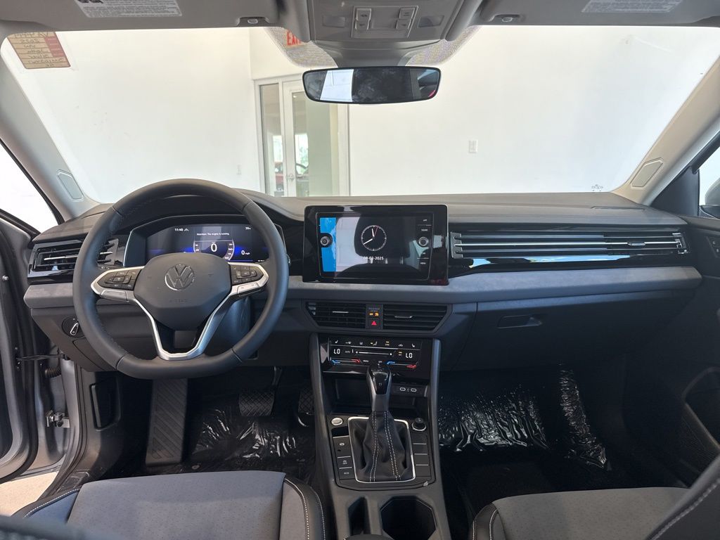 2025 Volkswagen Jetta 1.5T SE photo 11