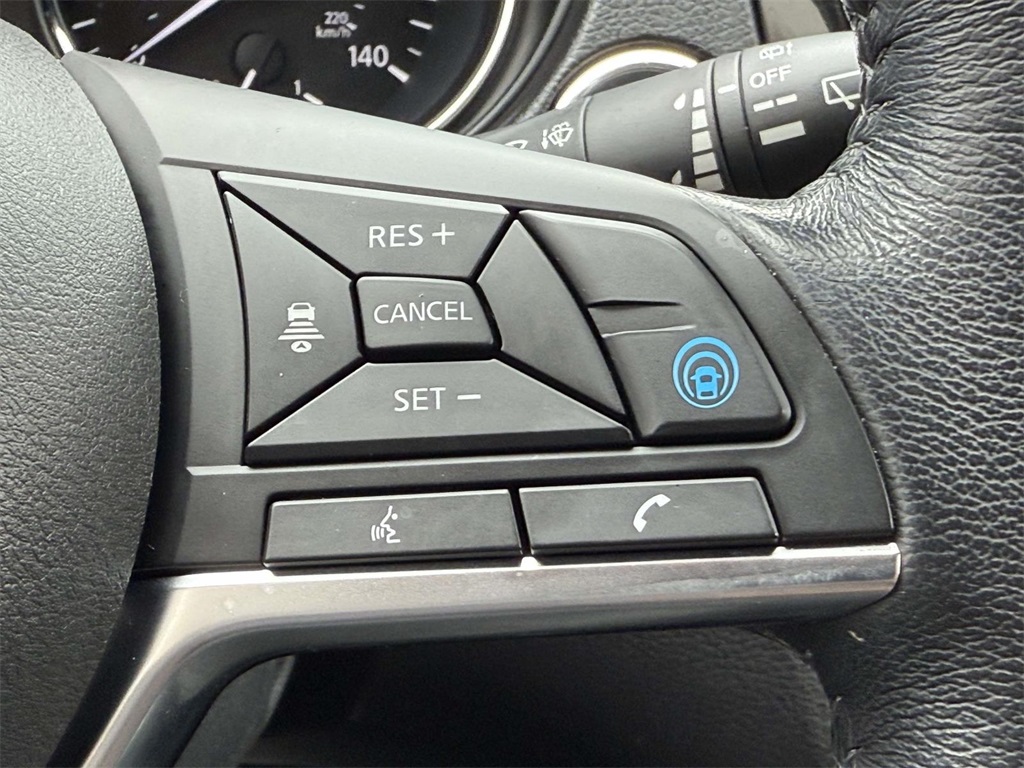 2019 Nissan Rogue SV photo 25