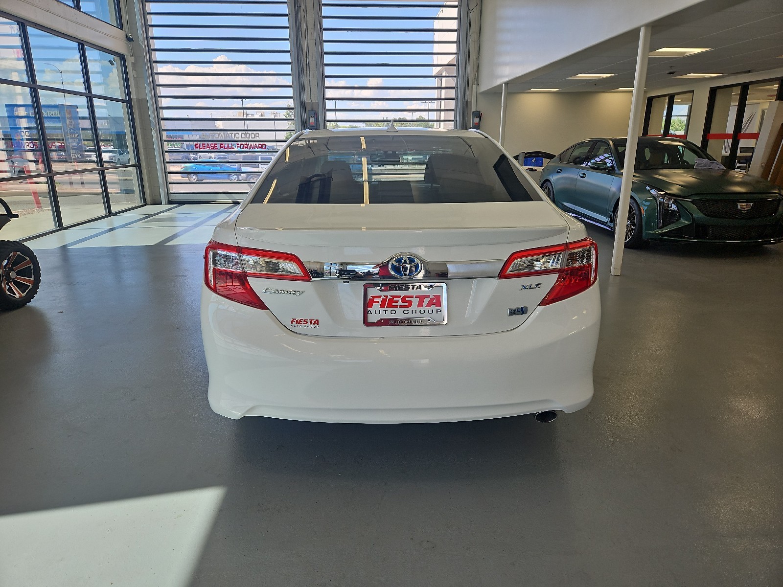 Used 2013 WHITE Toyota XLE image 5