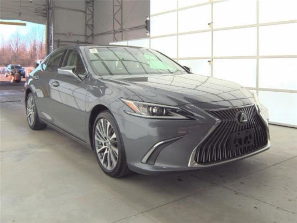 2021 Lexus ES 350's photo