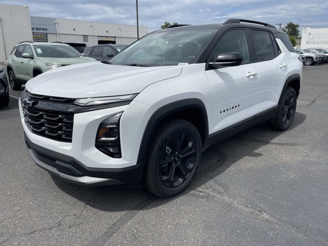 2026 Chevrolet Equinox LT photo 2