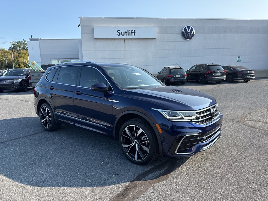 2023 Volkswagen Tiguan SEL R-LINE's photo