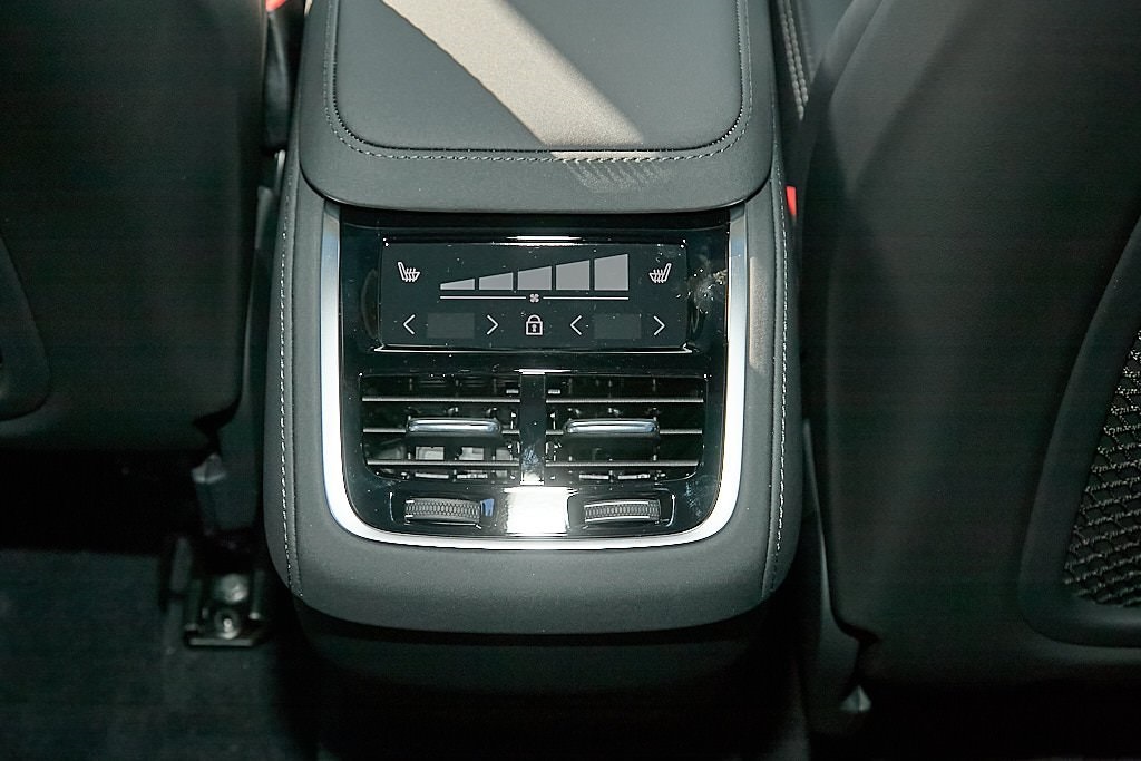 2026 VOLVO XC90 - Image 25