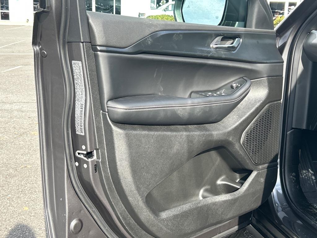 2025 Jeep Grand Cherokee Laredo X photo 3