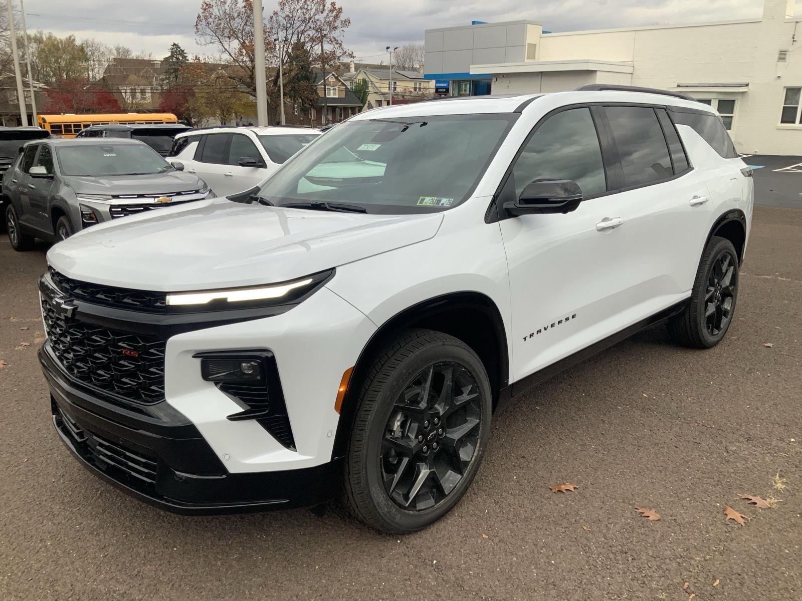 2026 Chevrolet Traverse RS photo 3