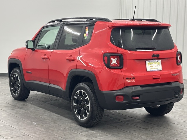 2023 Jeep Renegade Trailhawk photo 2