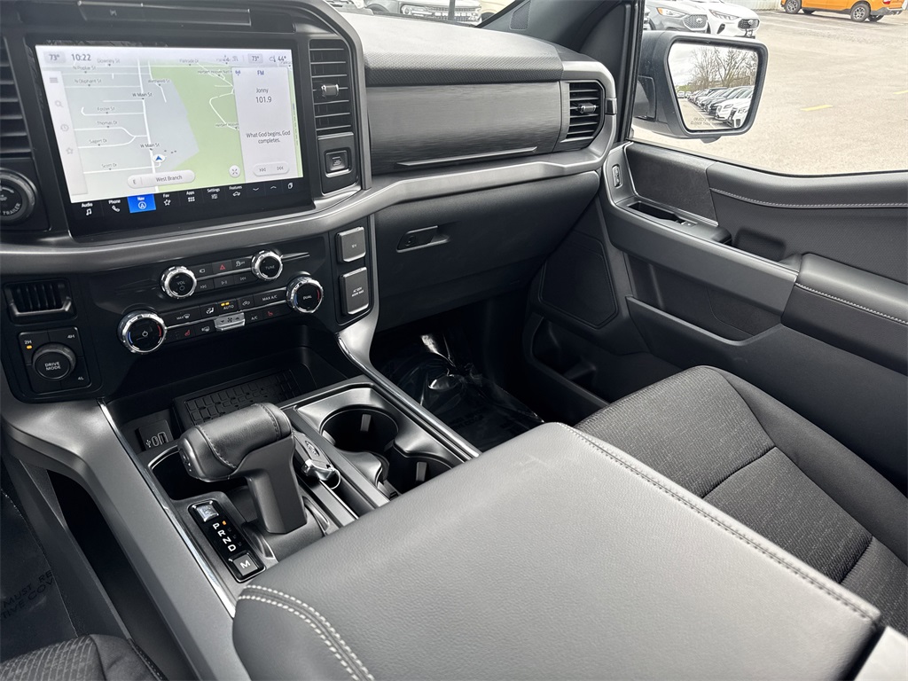 2025 Ford F-150 XLT photo 27
