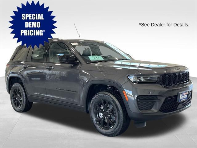 2025 Jeep Grand Cherokee Altitude's photo