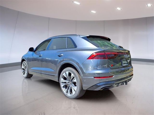 2025 Audi Q8 photo 3