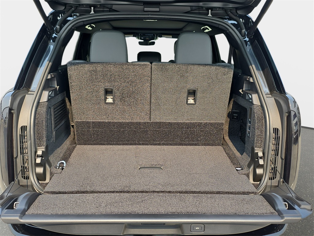 2025 Land Rover Range Rover SE photo 14