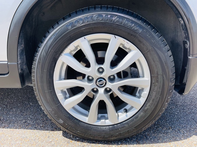 2019 Nissan Rogue SV photo 7