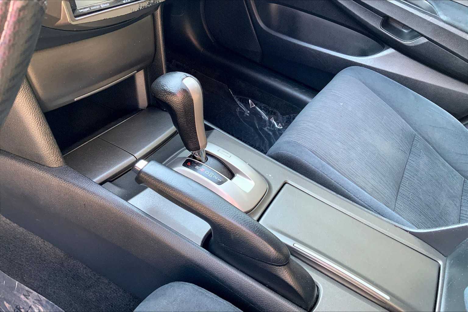 2011 Honda Accord LX-P photo 14