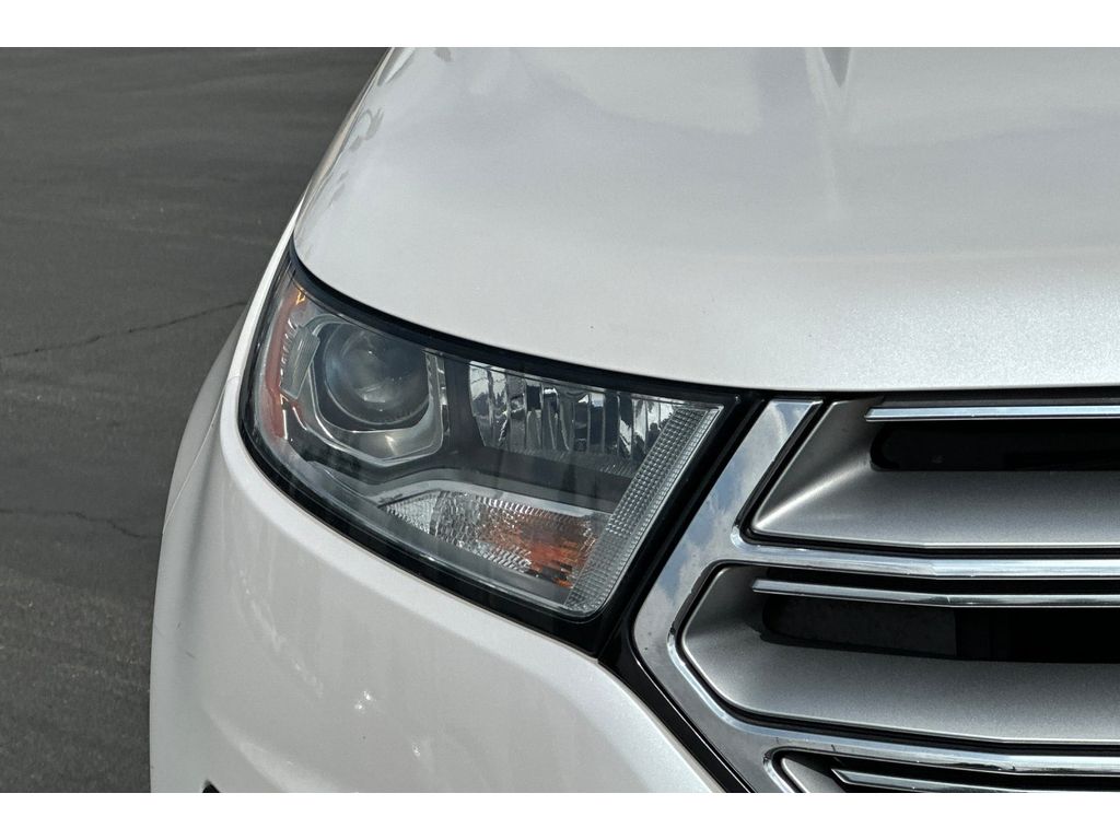 2018 Ford Edge SEL photo 10
