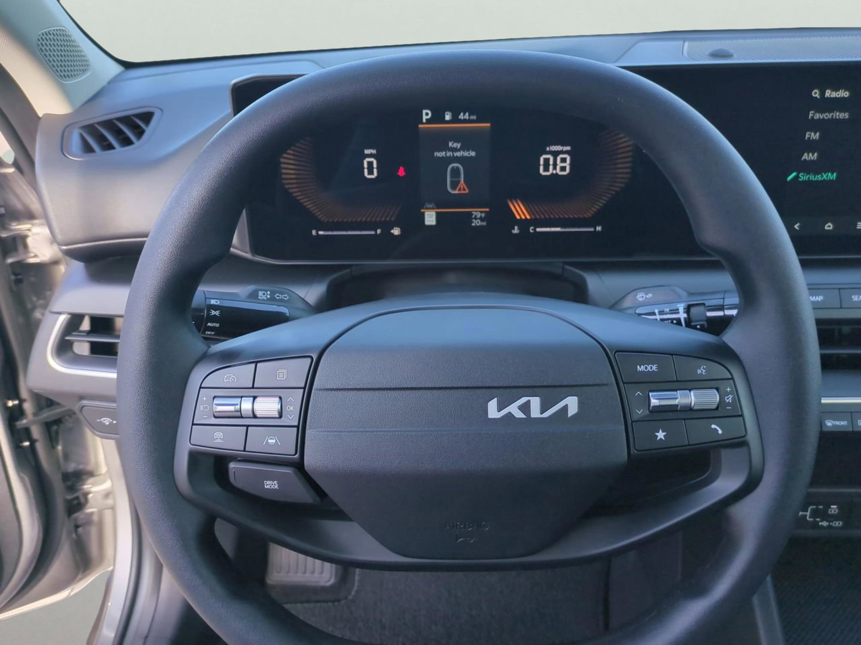 2025 Kia K4 LXS photo 18