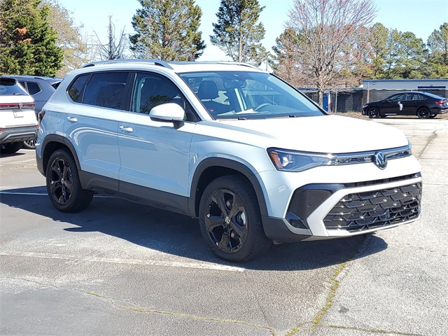 2025 Volkswagen Taos SEL photo 2