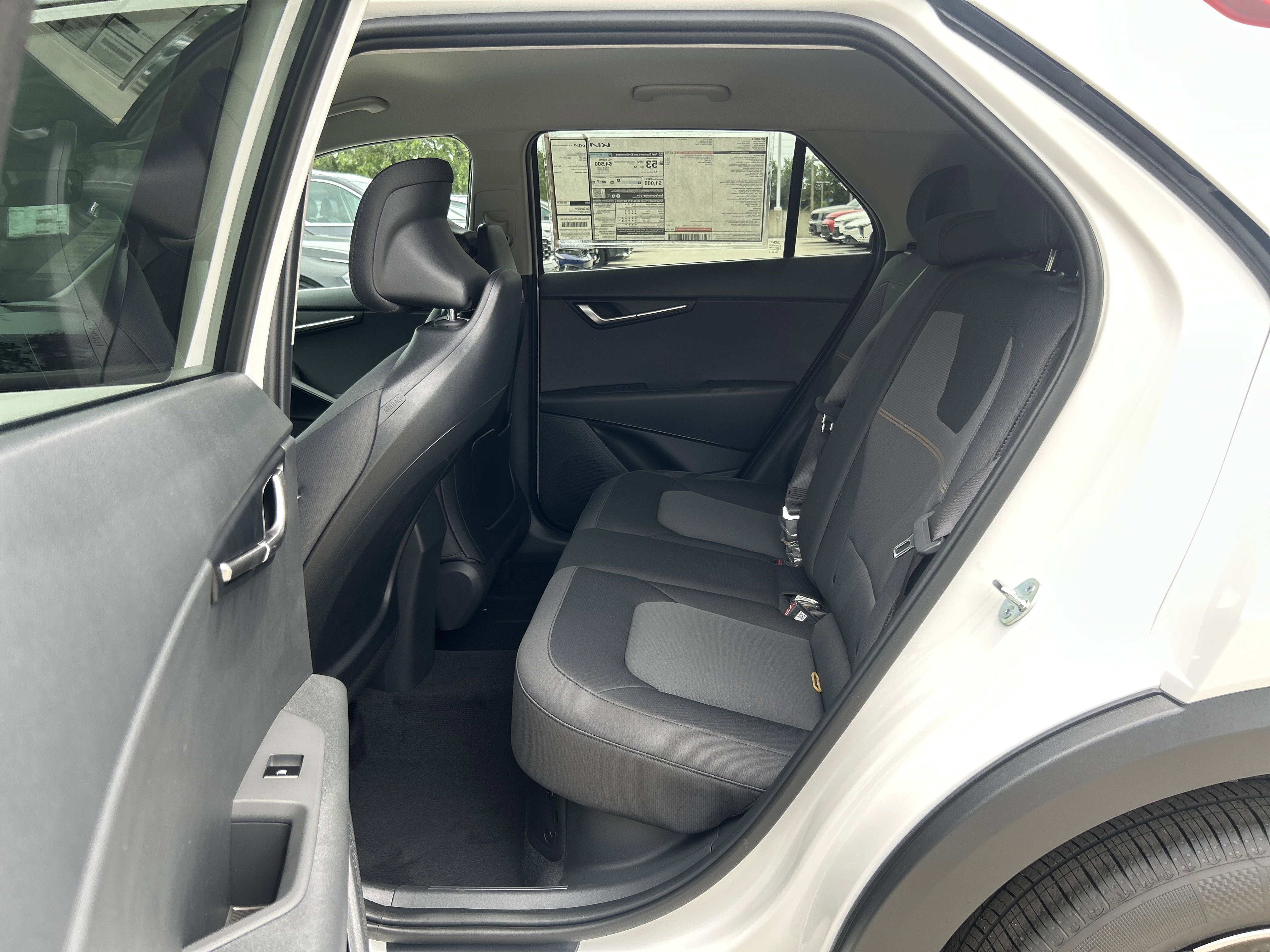 2025 Kia Niro LX photo 6