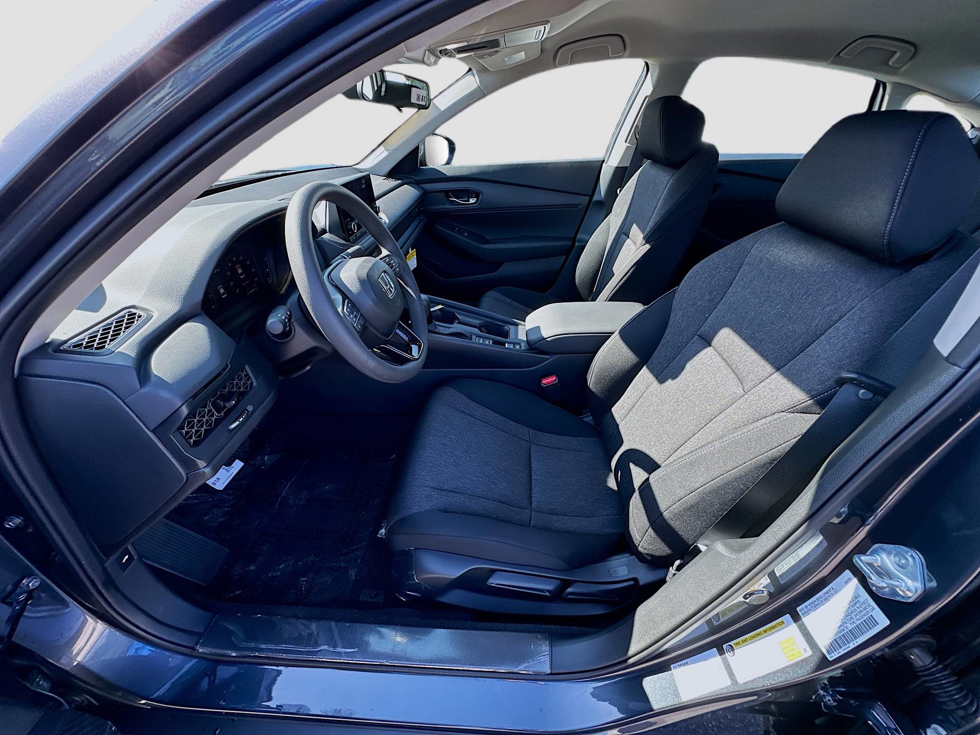 2025 Honda Accord LX photo 14