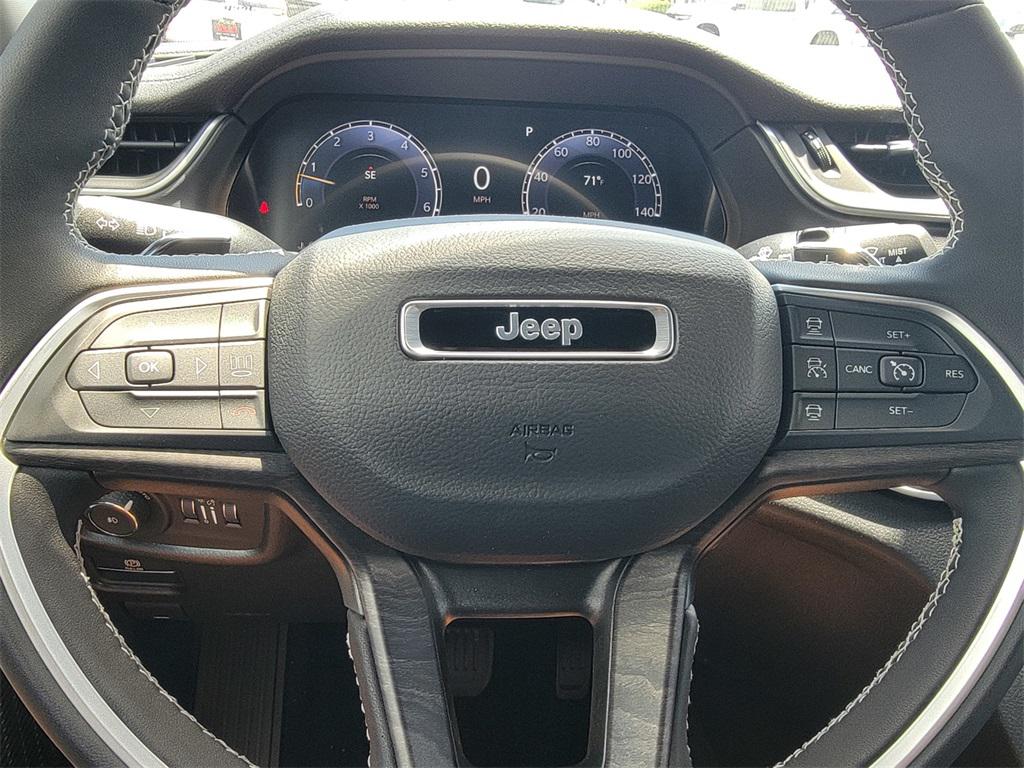 2025 Jeep Grand Cherokee Limited photo 18