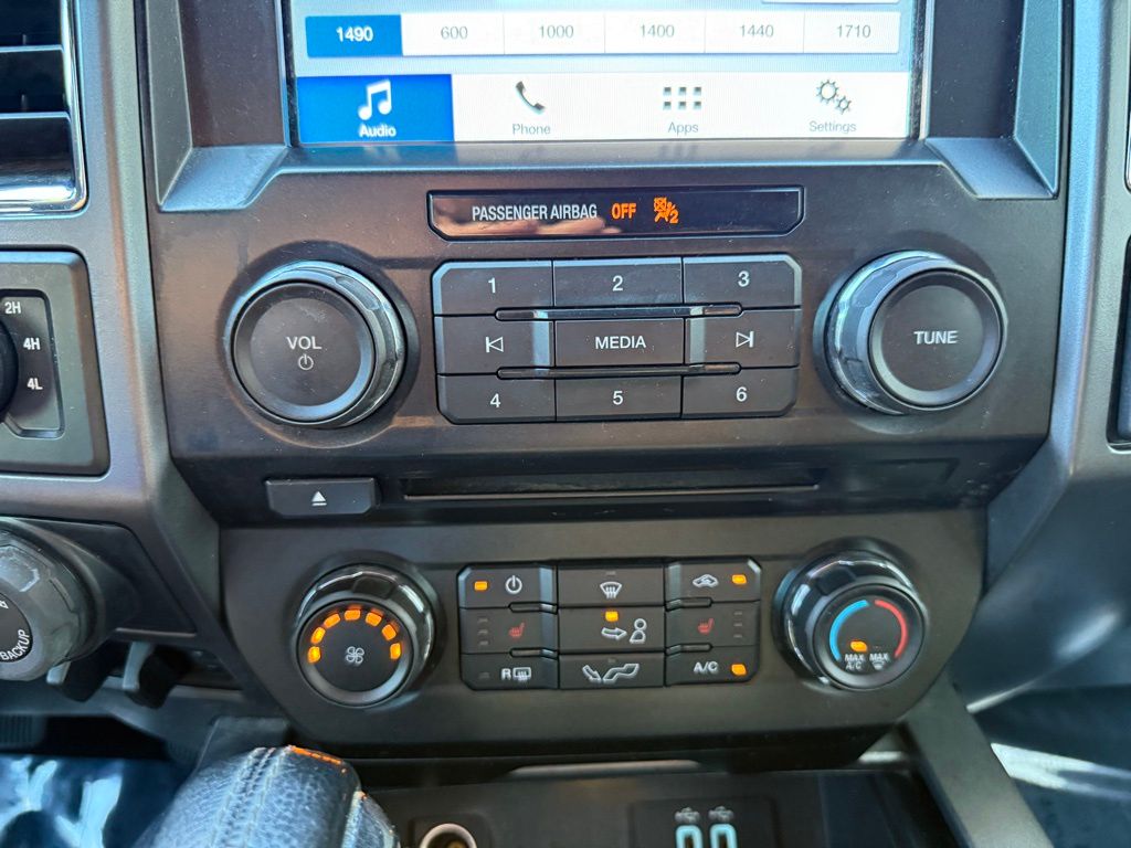 2016 Ford F-150 XLT photo 28